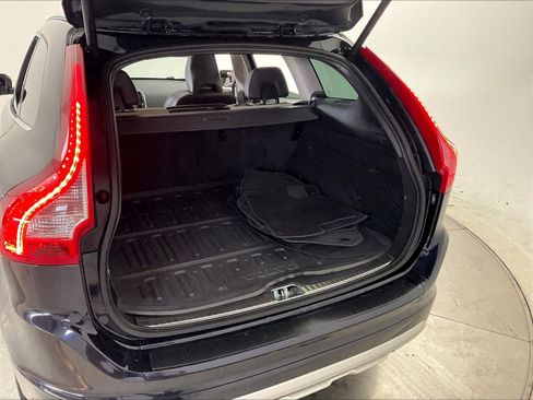 Used 2017 Volvo XC60 T5 Dynamic w/ Preferred Option Package FWD image 39