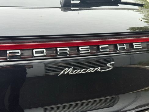 Used 2023 Porsche Macan S AWD/4WD image 18