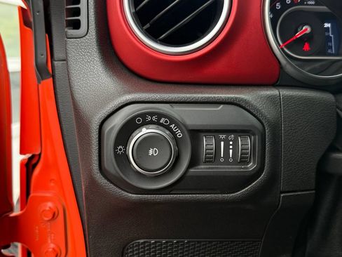 Used 2020 Jeep Wrangler Unlimited Rubicon AWD/4WD image 24