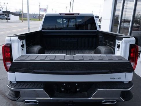 New 2026 GMC Sierra 1500 SLE image 10