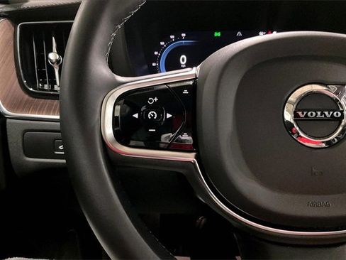 Certified 2023 Volvo XC60 B5 Ultimate w/ Climate Package image 19