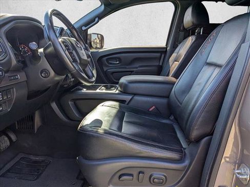 Used 2020 Nissan Titan PRO-4X w/ Pro-4x Convenience Package image 15