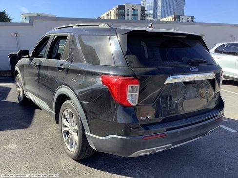 Used 2020 Ford Explorer XLT w/ Equipment Group 202A image 6