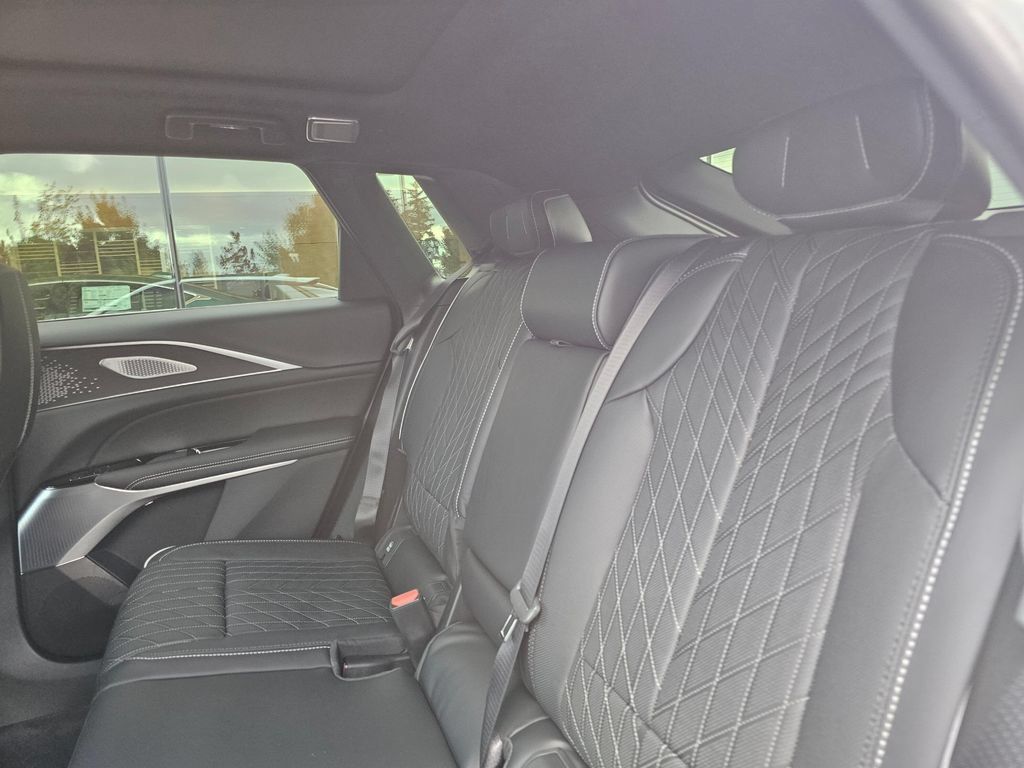 New 2027 Cadillac Lyriq Signature Sport w/ Nappa Leather Package AWD/4WD image 21
