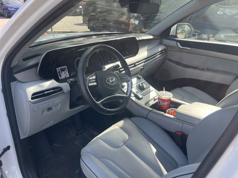 Used 2024 Hyundai Palisade SEL w/ Premium Package FWD image 9