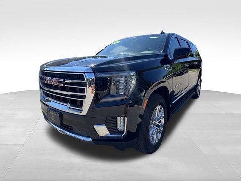 Used 2024 GMC Yukon XL SLT w/ SLT Luxury Package AWD/4WD image 2