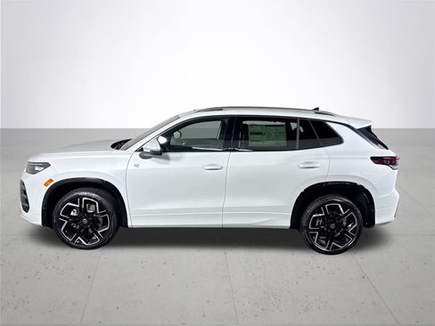 New 2026 Volkswagen Tiguan SEL R-Line image 9