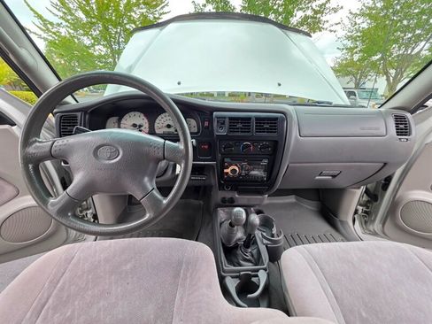 Used 2002 Toyota Tacoma 4x4 Xtracab w/ SR5 Pkg w/ Chrome Pkg image 17
