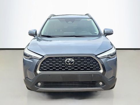 Used 2024 Toyota Corolla Cross XLE image 2
