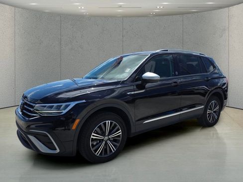 Used 2024 Volkswagen Tiguan SE image 7