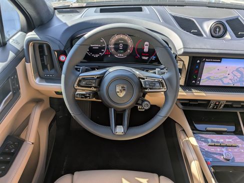 New 2025 Porsche Cayenne Turbo image 15