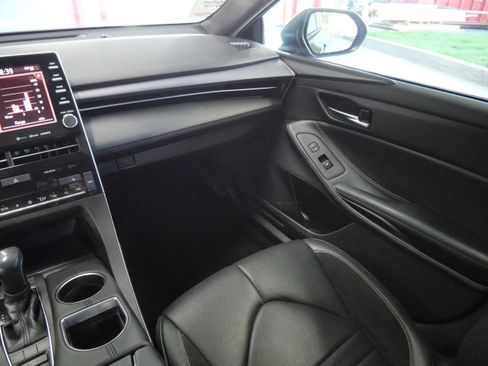Certified 2021 Toyota Avalon XSE image 12