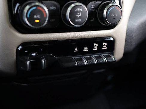 Used 2020 RAM 1500 Laramie AWD/4WD image 20