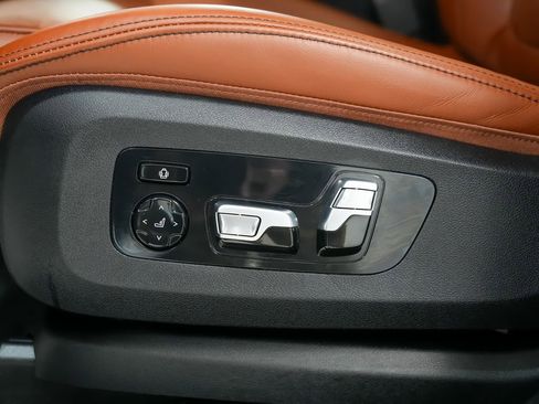 Used 2024 BMW X6 xDrive40i w/ Premium Package image 23