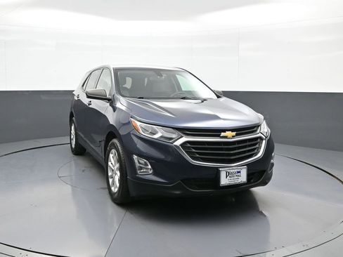 Used 2019 Chevrolet Equinox LS FWD image 3