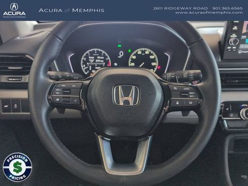 Used 2025 Honda Pilot Touring image 15