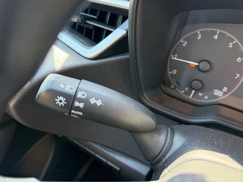 Used 2025 Toyota Corolla LE FWD image 19