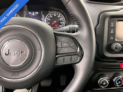 Used 2017 Jeep Renegade Altitude FWD image 23