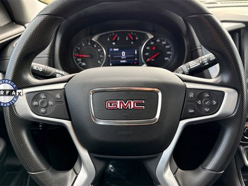 Used 2024 GMC Terrain SLE image 31