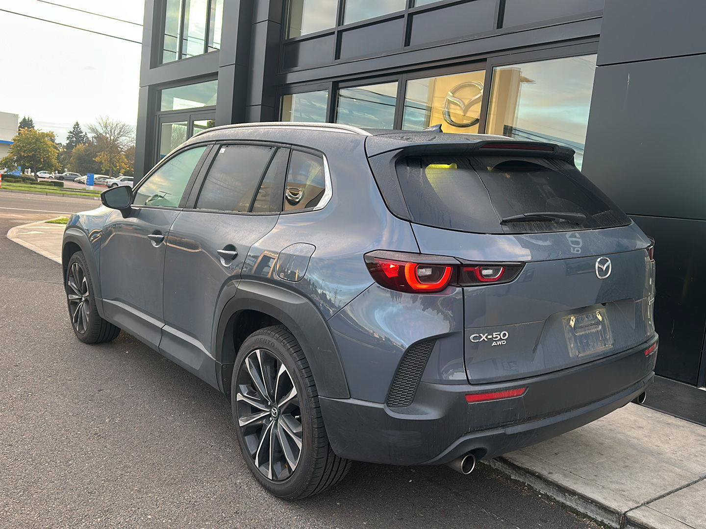 Used 2024 MAZDA CX-50 AWD 2.5 S w/ Premium Plus Pkg image 2