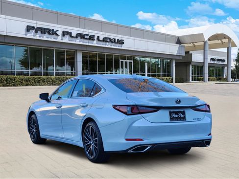 New 2025 Lexus ES 350 w/ Premium Package image 4