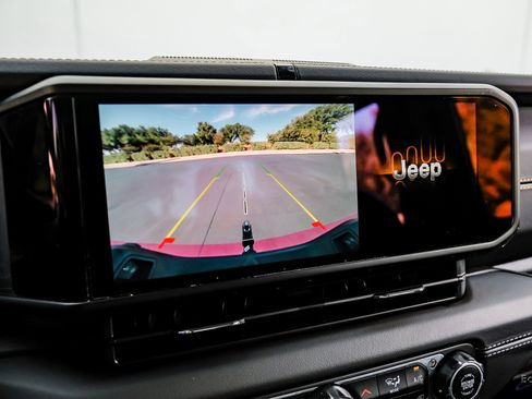 Used 2024 Jeep Gladiator Sport image 56