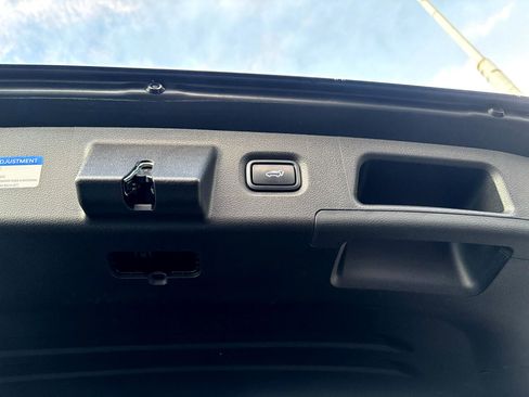 Used 2023 Hyundai Santa Fe Limited image 17