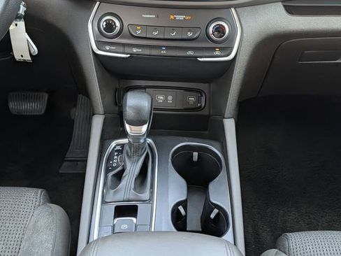 Used 2019 Hyundai Santa Fe SE AWD/4WD image 19