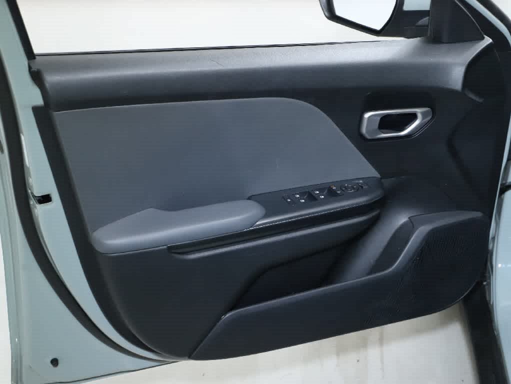 Used 2025 Kia K4 FWD image 15