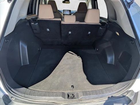 Used 2022 Toyota RAV4 LE AWD/4WD image 7