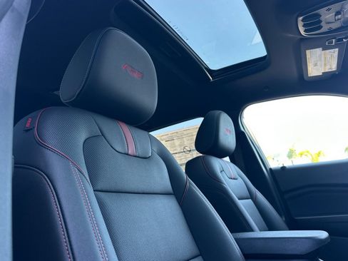 New 2026 Chevrolet Trax RS w/ Sunroof Package image 17