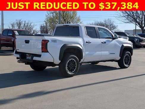 Used 2025 Toyota Tacoma TRD Off-Road AWD/4WD image 5