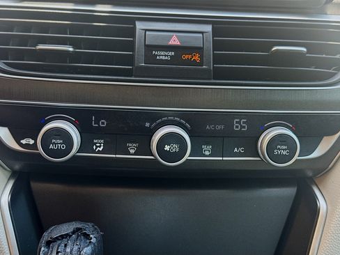 Used 2018 Honda Accord LX image 12