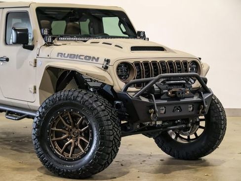 Used 2024 Jeep Wrangler Unlimited Rubicon w/ Technology Group image 32