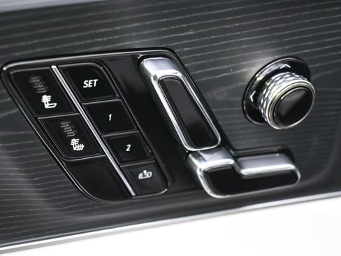 New 2026 Cadillac Lyriq Luxury AWD/4WD image 14