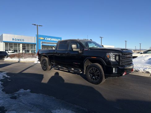 Used 2020 GMC Sierra 2500 AT4 image 3