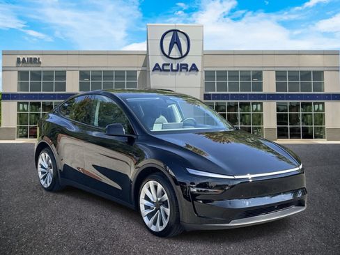 Used 2026 Tesla Model Y AWD image 6