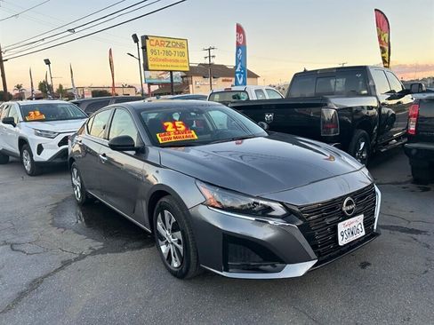 Used 2025 Nissan Altima 2.5 S FWD image 34