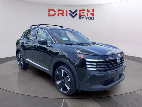 New 2025 Nissan Kicks SR image 7