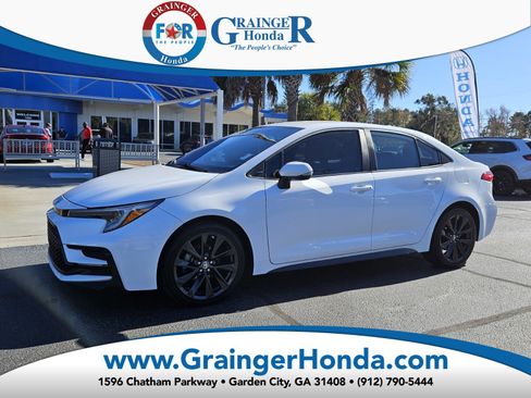 Used 2023 Toyota Corolla SE image 1