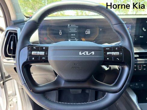 New 2026 Kia Sorento LX FWD image 12
