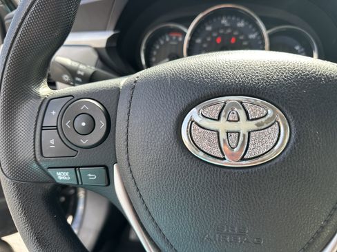 Used 2015 Toyota Corolla LE image 25
