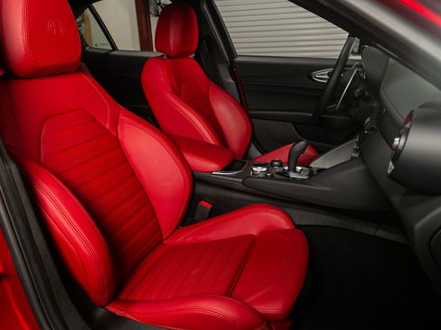 Used 2024 Alfa Romeo Giulia Quadrifoglio image 24