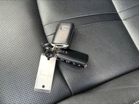 Used 2024 MAZDA CX-90 Plug-In Hybrid w/ Preferred image 12