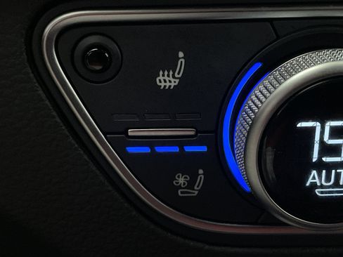 Used 2023 Audi Q5 2.0T Prestige w/ Prestige Package image 25