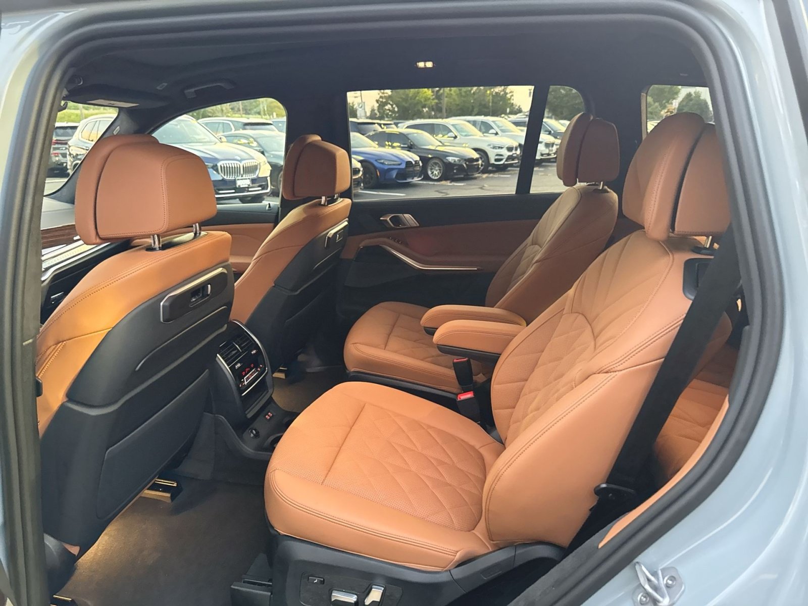 New 2027 BMW X7 xDrive40i w/ M Sport Package AWD/4WD image 4