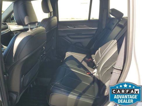 Used 2025 Jeep Grand Cherokee Limited image 25