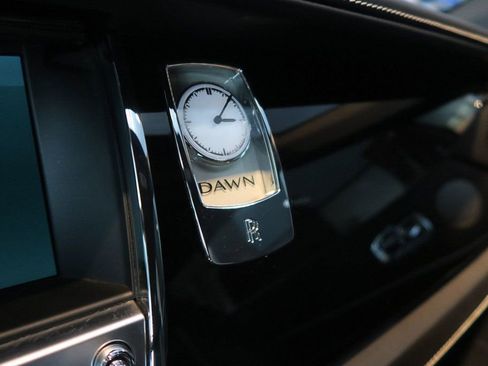 Used 2016 Rolls-Royce Dawn image 24
