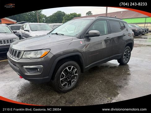 Used 2019 Jeep Compass Trailhawk AWD/4WD image 2