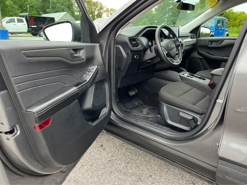 Used 2025 Ford Escape Active AWD/4WD image 8
